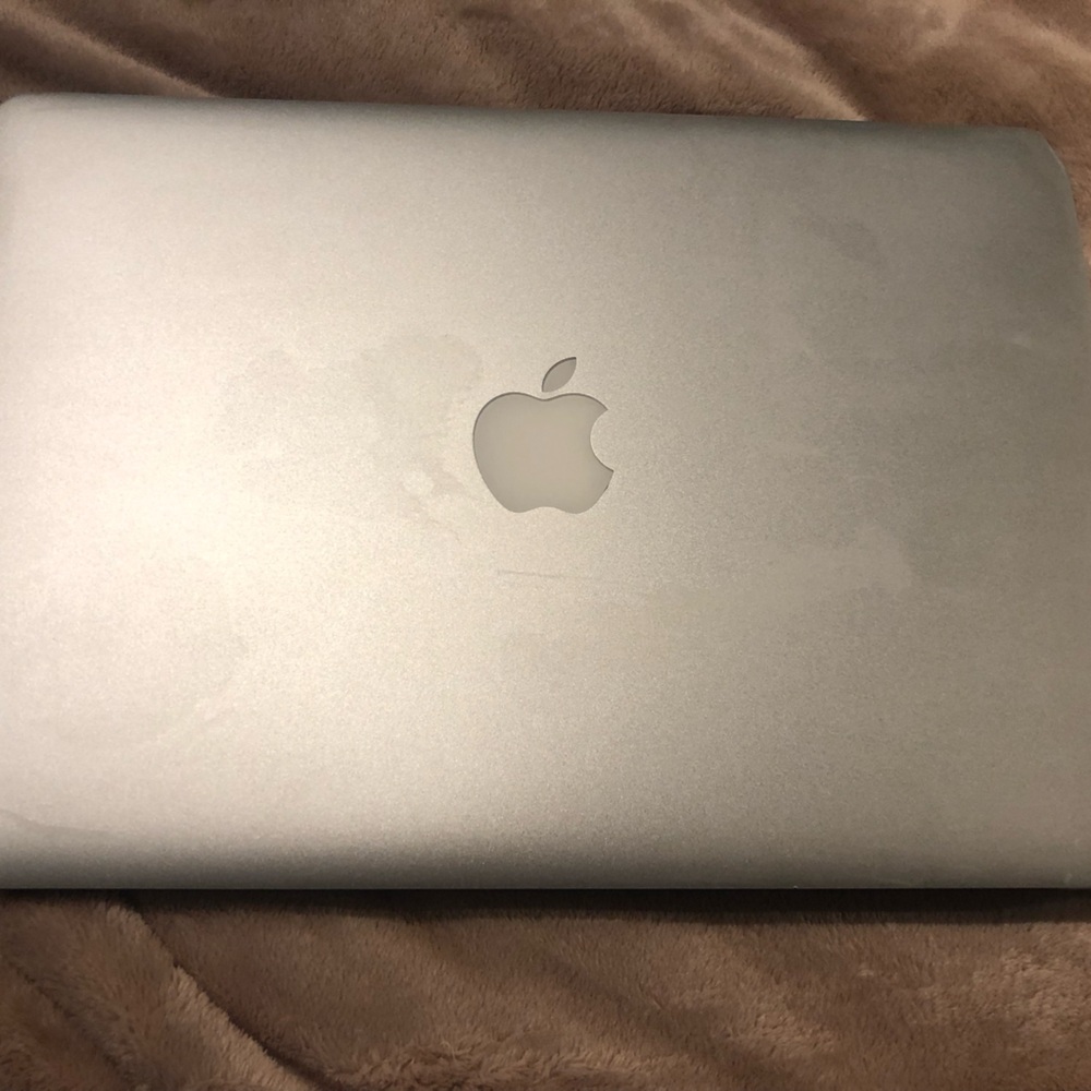 Apple MacBook Air in Sleek Silver 2017